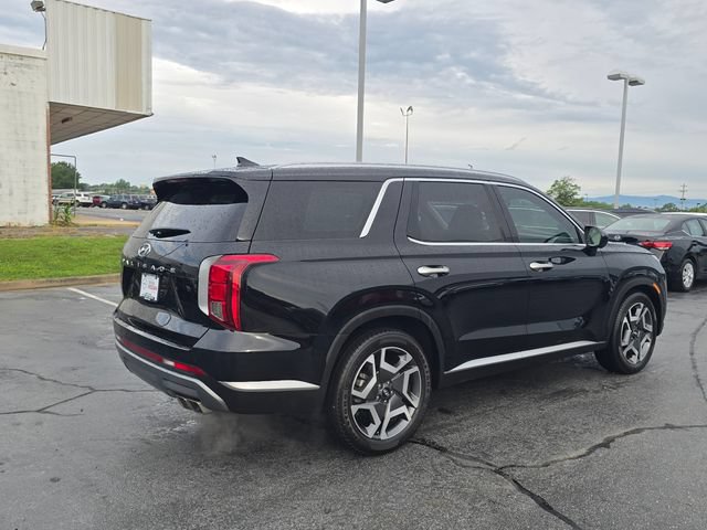 Used 2023 Hyundai Palisade SEL FWD image 3