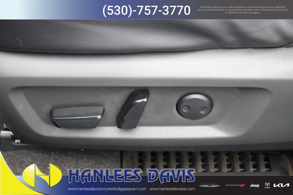 Used 2023 Nissan Rogue SV w/ SV Premium B Package image 14