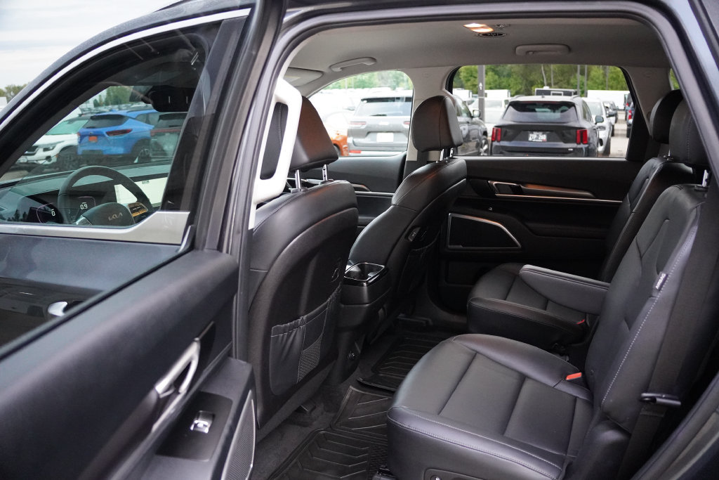 Certified 2024 Kia Telluride S AWD/4WD image 16
