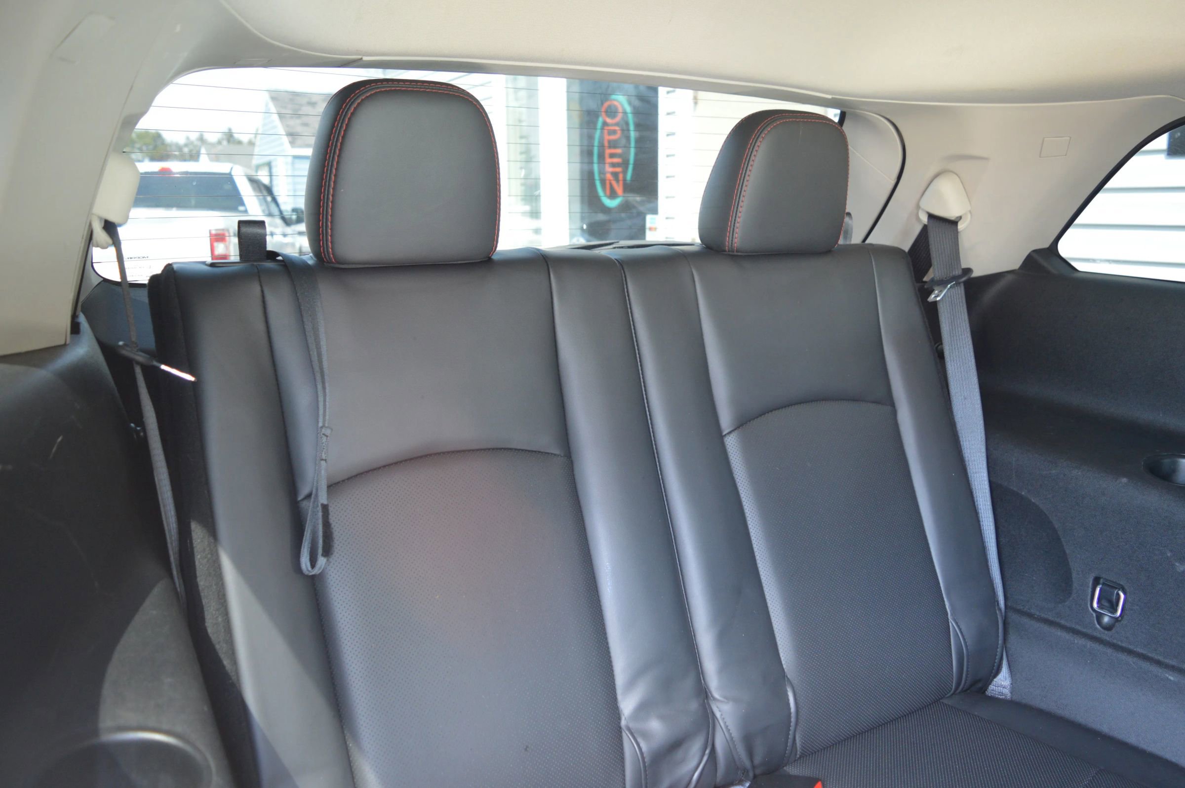 Used 2015 Dodge Journey R/T w/ Flexible Seating Group image 23