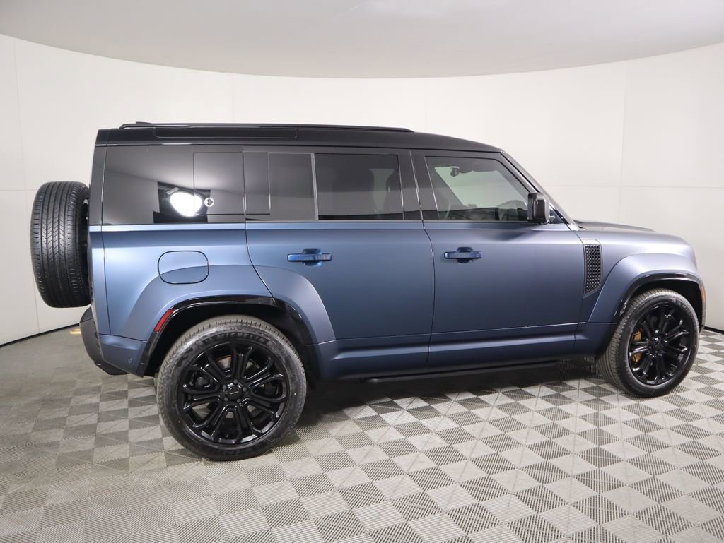 New 2026 Land Rover Defender 110 OCTA image 4