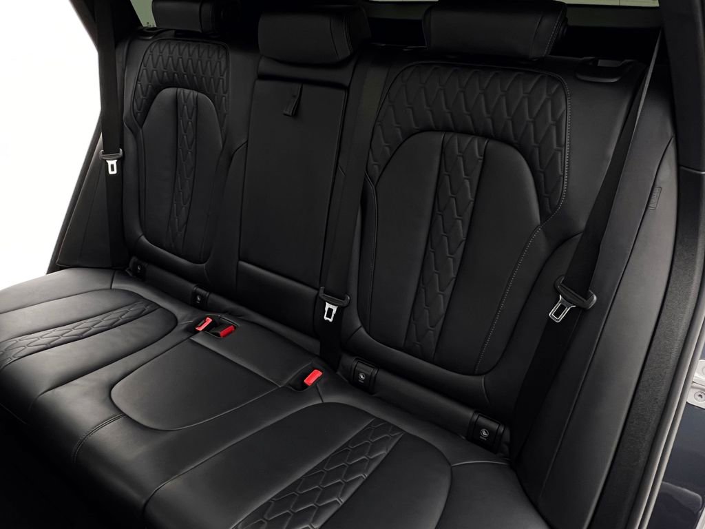 Used 2021 BMW X5 M50i w/ Executive Package image 15