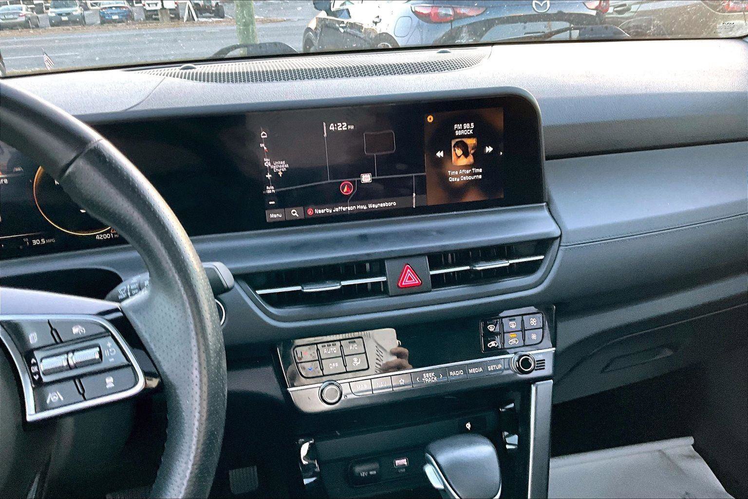 Used 2024 Kia Seltos SX w/ SX Sunroof Package image 6