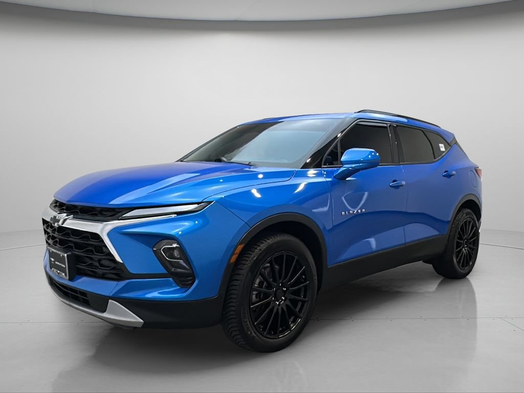 Used 2024 Chevrolet Blazer LT w/ Convenience Package AWD/4WD image 2