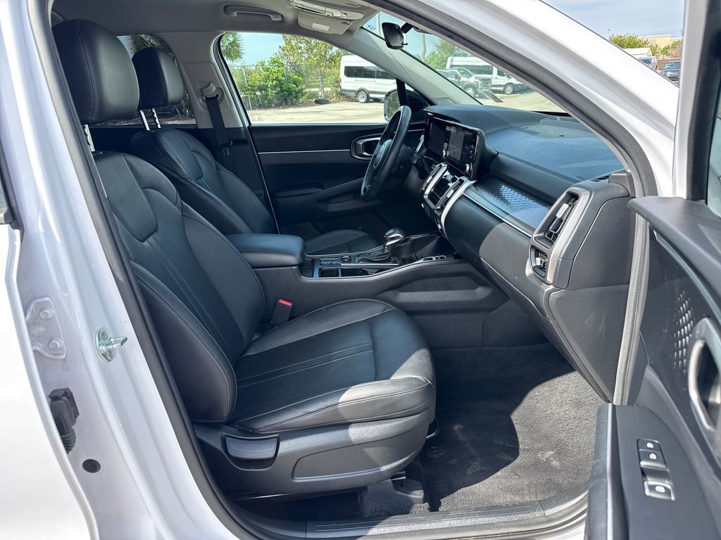 Used 2022 Kia Sorento S image 26