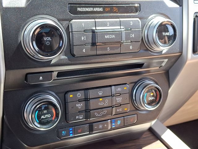 Used 2018 Ford F150 Lariat w/ Equipment Group 502A Luxury AWD/4WD image 17