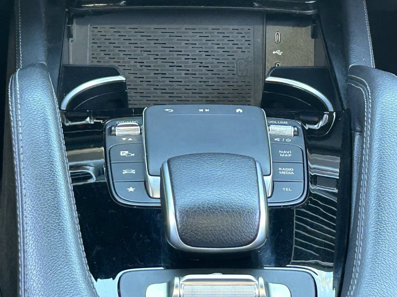Used 2024 Mercedes-Benz GLS 450 4MATIC image 23