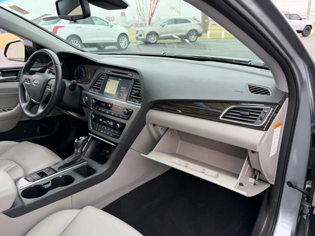 Used 2016 Hyundai Sonata Limited w/ Option Group 02 image 12
