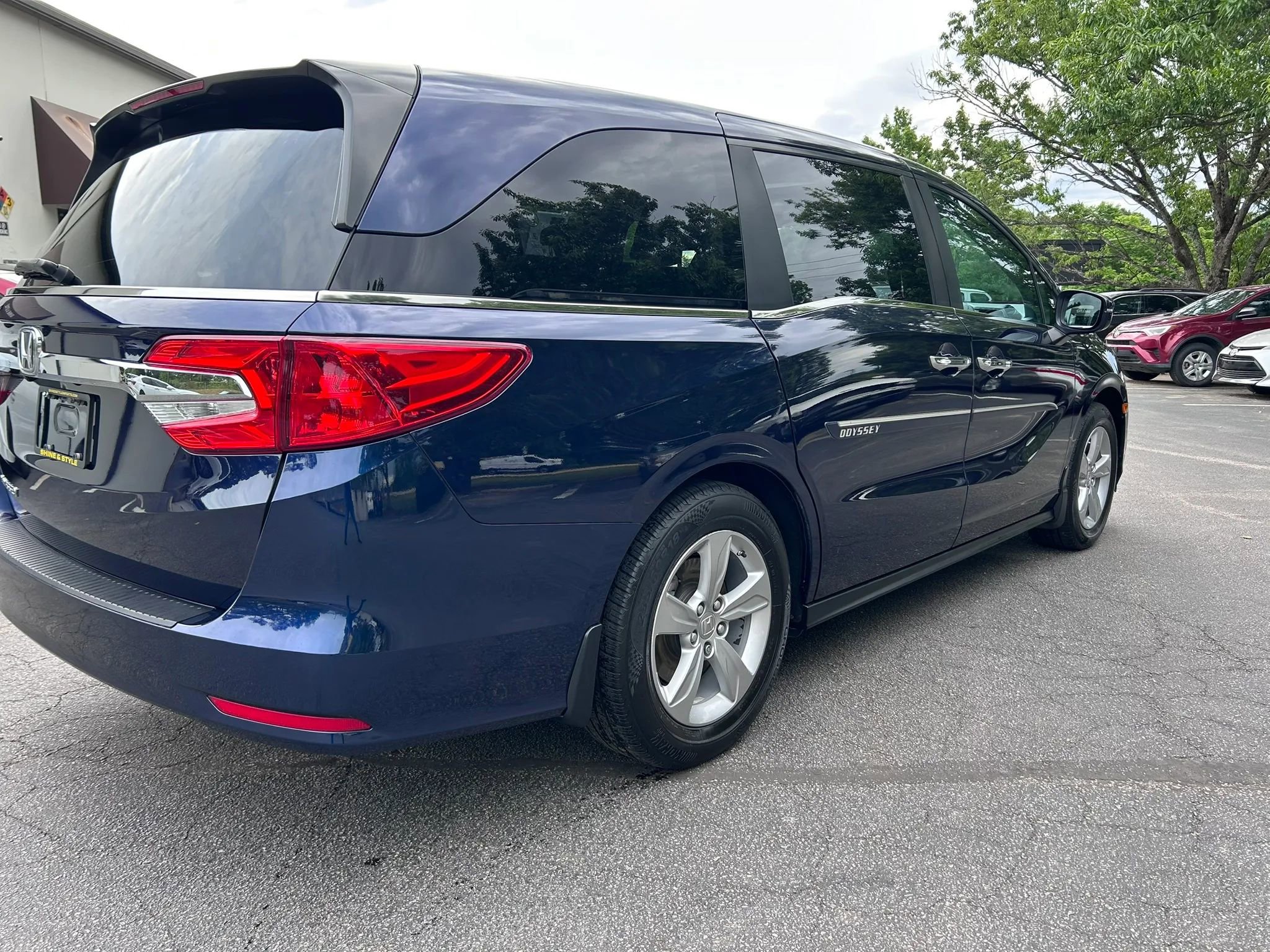 Used 2018 Honda Odyssey EX-L image 3