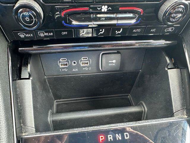 Used 2023 Jeep Grand Cherokee Laredo AWD/4WD image 43
