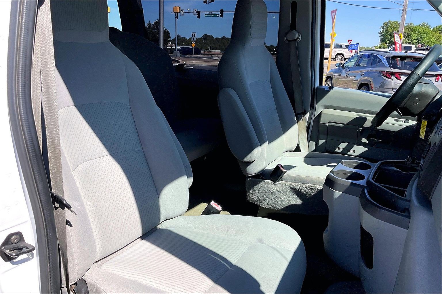 Used 2012 Ford E-350 and Econoline 350 XLT RWD image 7
