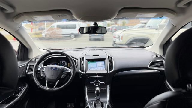 Used 2016 Ford Edge Titanium w/ Technology Package image 25