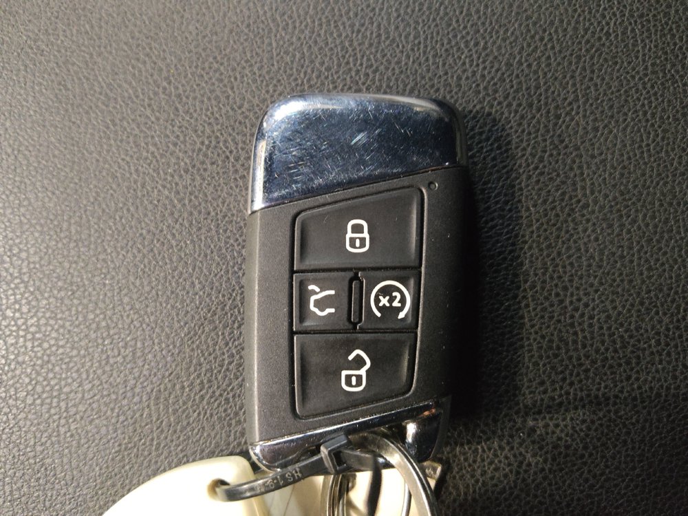 Used 2023 Volkswagen Atlas Cross Sport SE FWD image 32