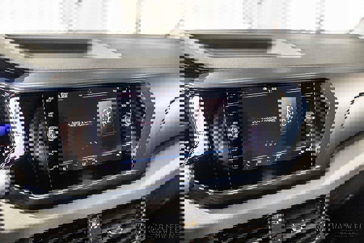 Used 2022 Volkswagen Taos SE image 25