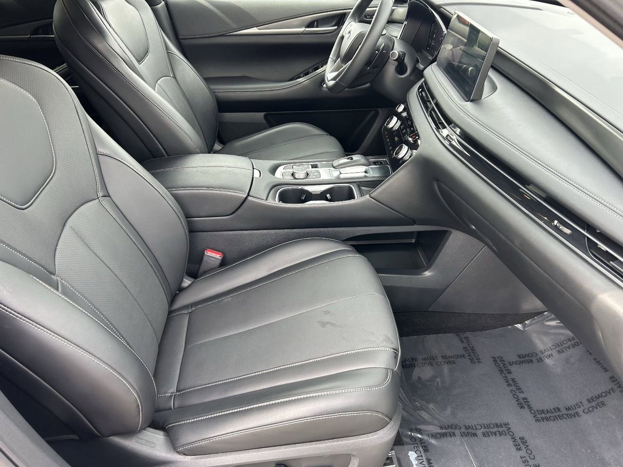 Certified 2026 INFINITI QX60 Luxe w/ Cargo Package FWD image 9