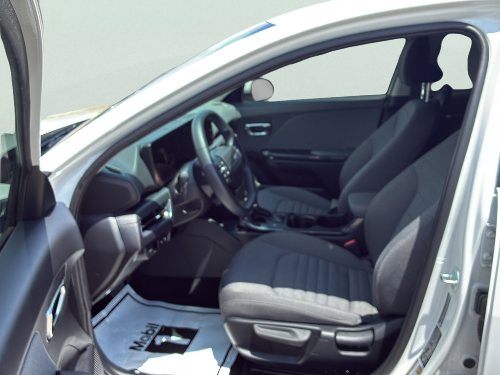 Used 2025 Kia K4 EX FWD image 13