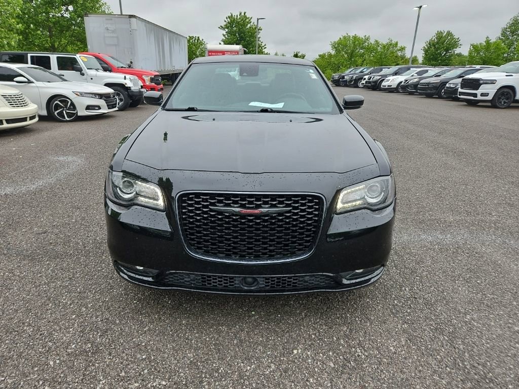 Used 2022 Chrysler 300 S w/ Comfort Group RWD image 2