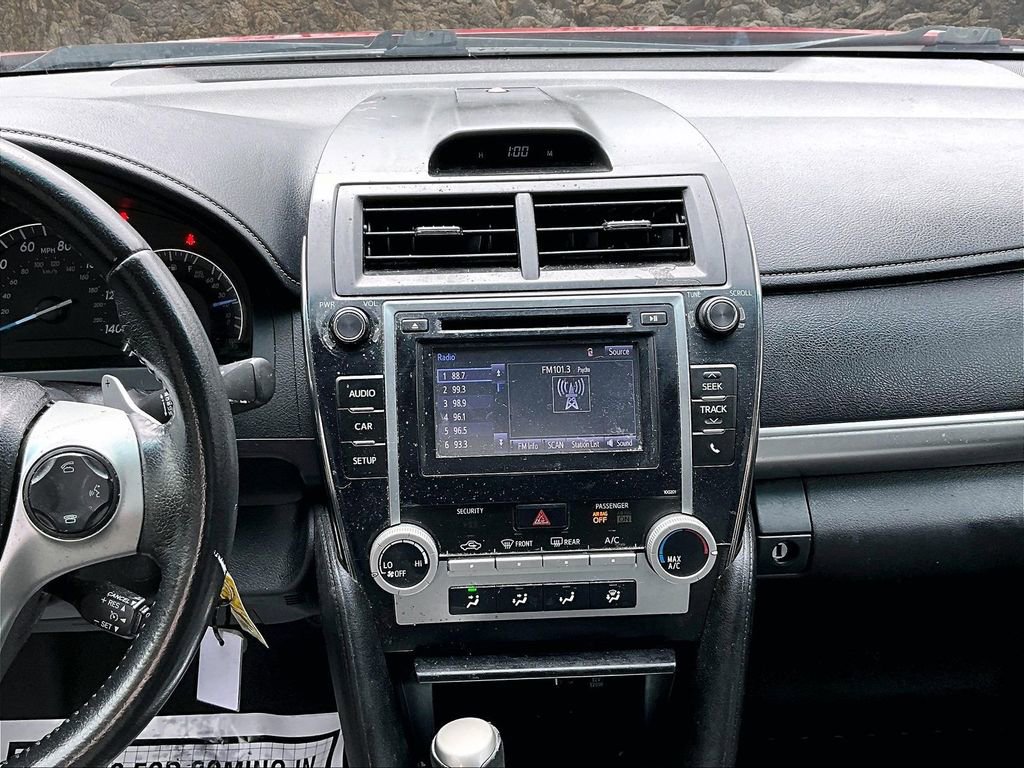 Used 2014 Toyota Camry SE FWD image 6