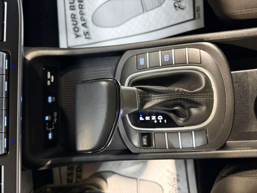 Used 2025 Hyundai Kona SEL image 18