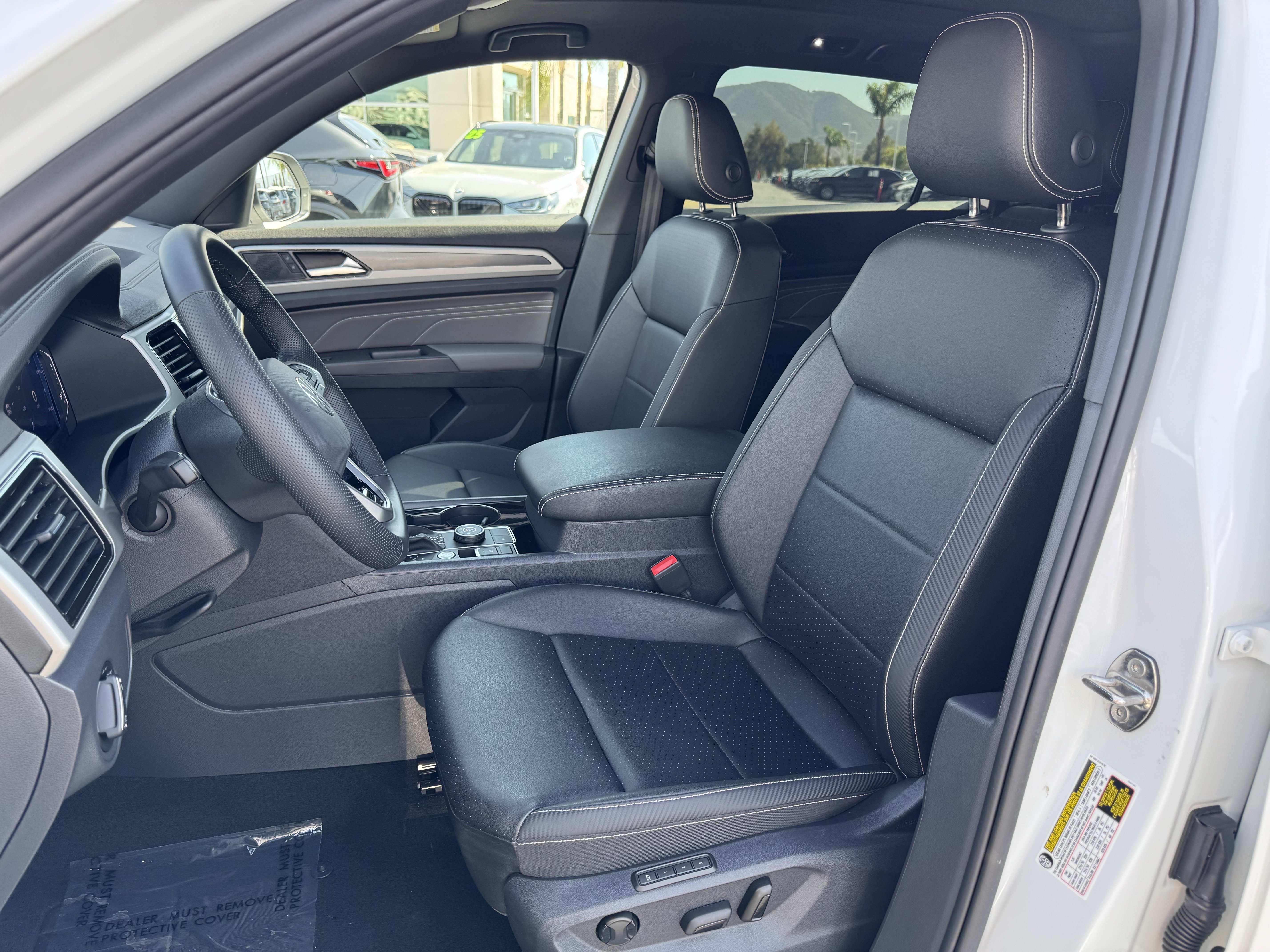 Certified 2023 Volkswagen Atlas Cross Sport SEL R-Line AWD/4WD image 9