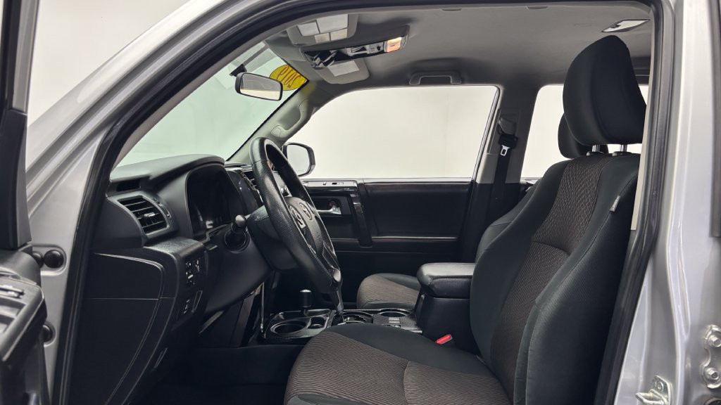 Used 2019 Toyota 4Runner TRD Off-Road AWD/4WD image 10
