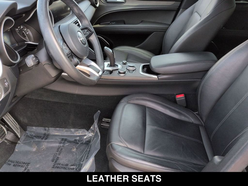Used 2023 Alfa Romeo Stelvio Ti AWD/4WD image 3