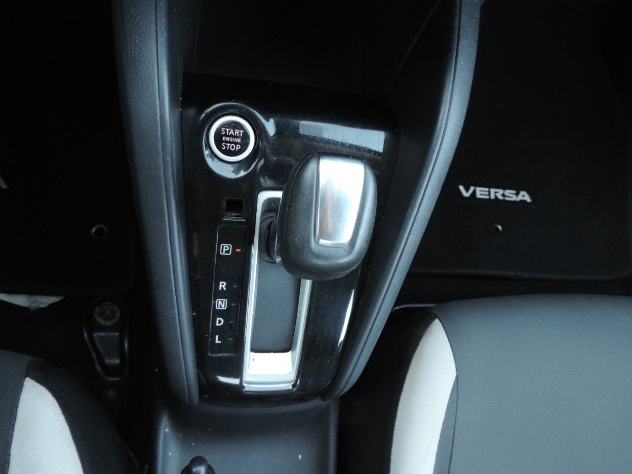 Used 2020 Nissan Versa SV FWD image 21