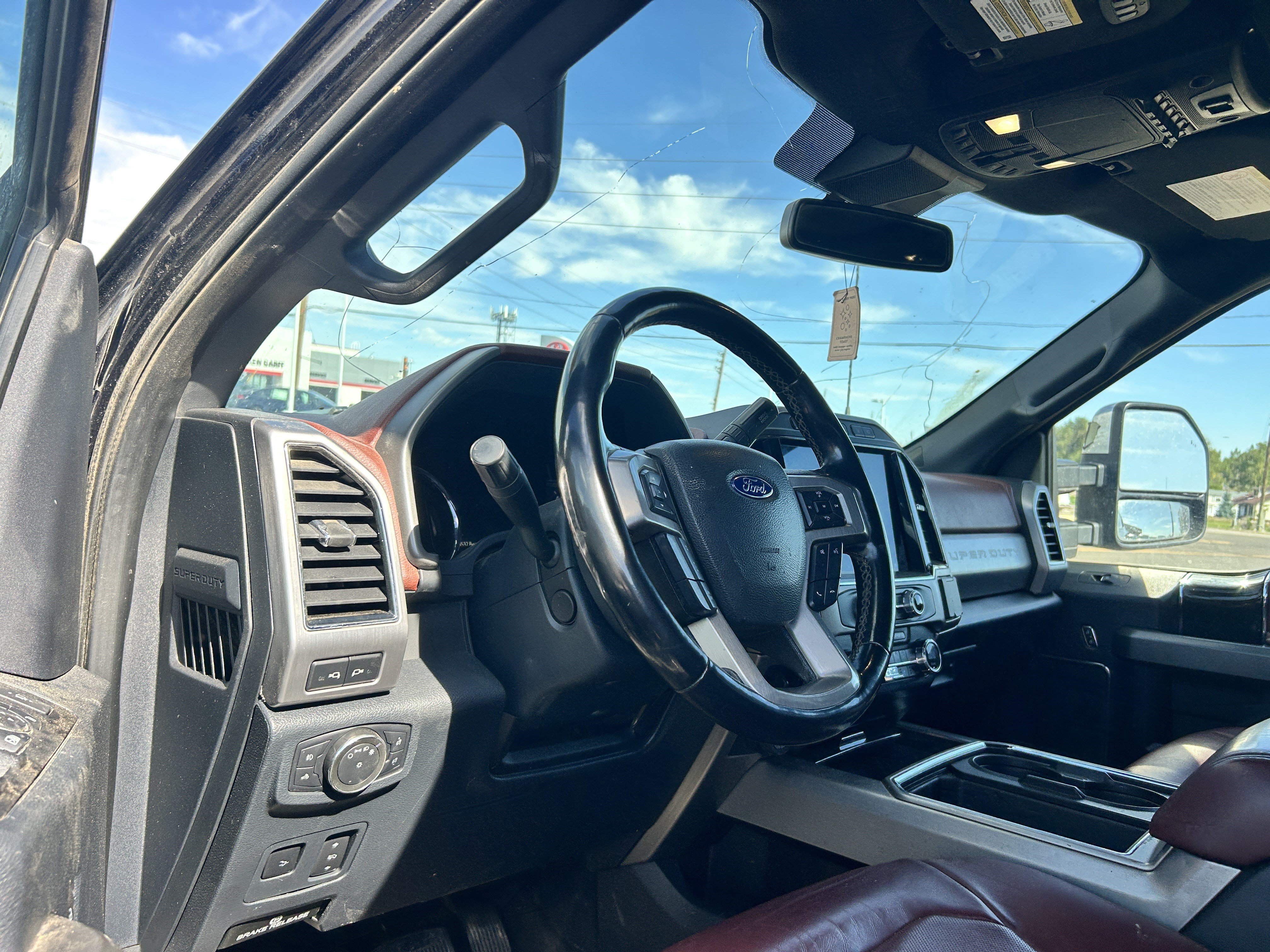 Used 2022 Ford F350 Platinum AWD/4WD image 9