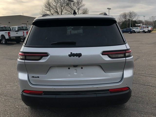Used 2024 Jeep Grand Cherokee L Laredo image 23