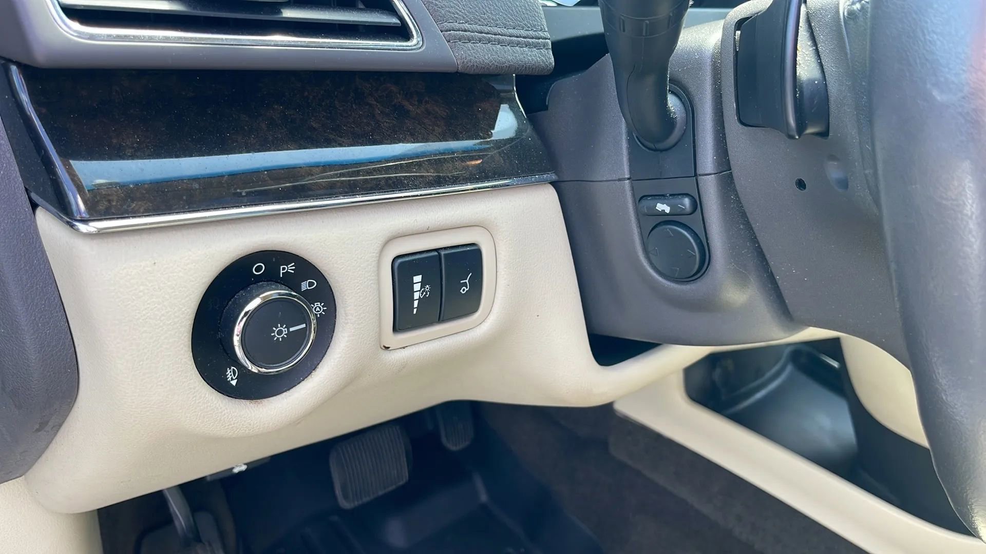 Used 2014 Lincoln MKT FWD image 19