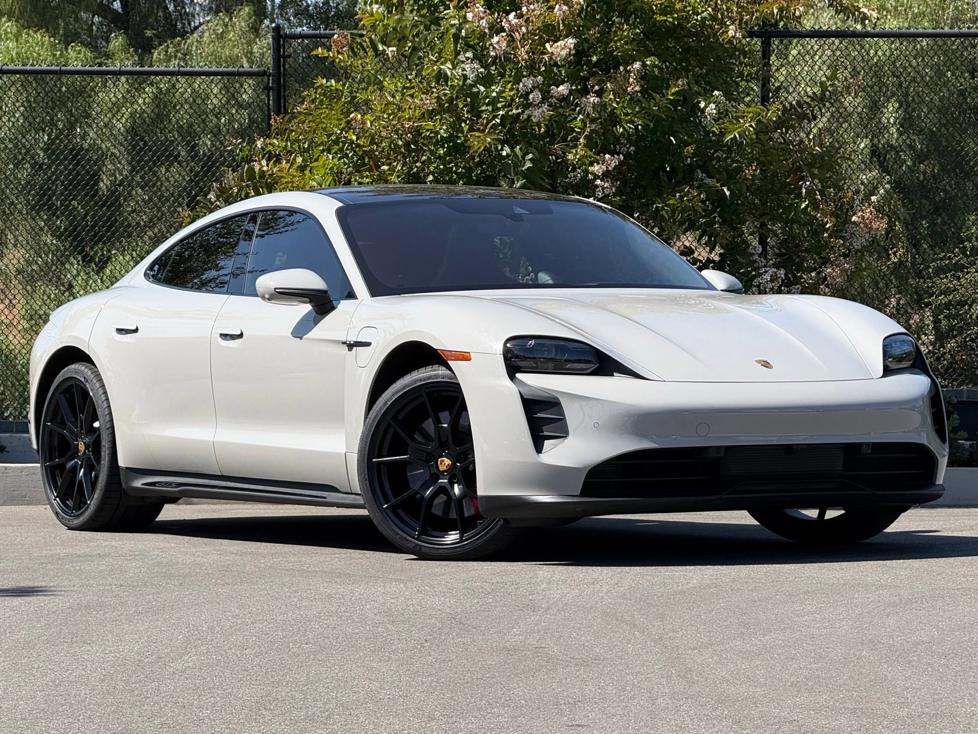 Certified 2022 Porsche Taycan GTS AWD/4WD image 9