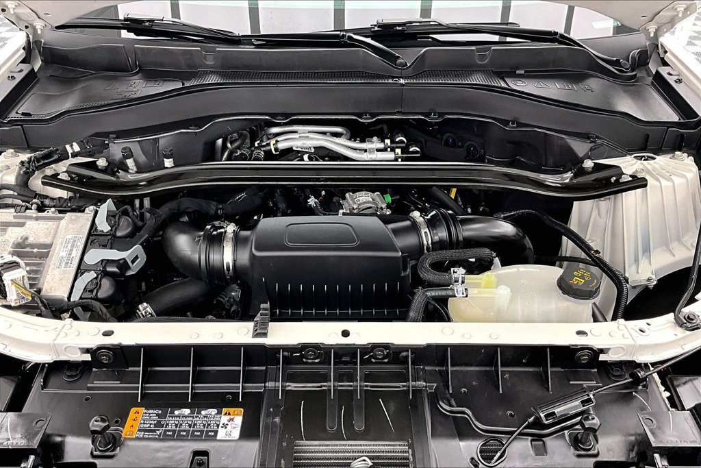 Certified 2025 Ford Explorer ST AWD/4WD image 10