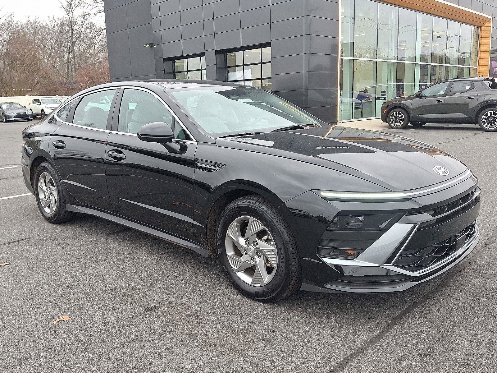 Used 2025 Hyundai Sonata SE image 3