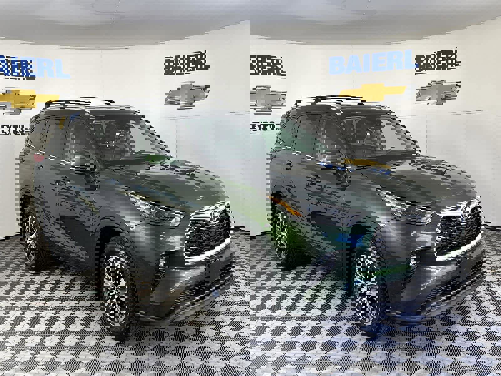 Used 2023 Toyota Highlander XLE image 7