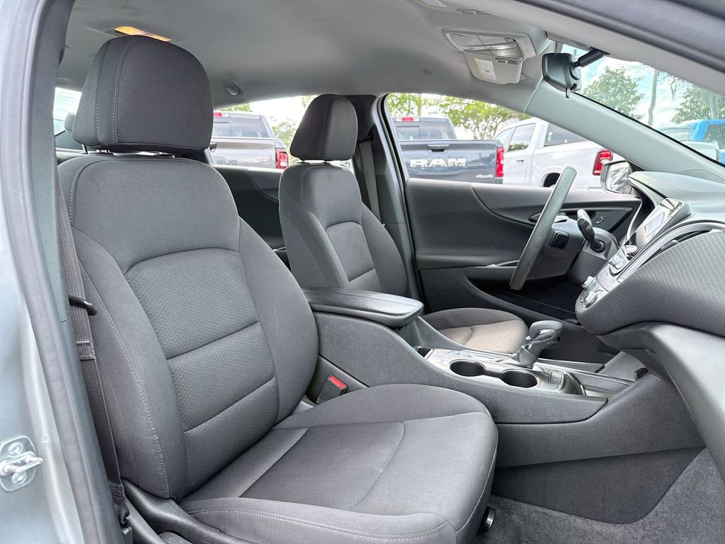 Used 2025 Chevrolet Malibu LT FWD image 26