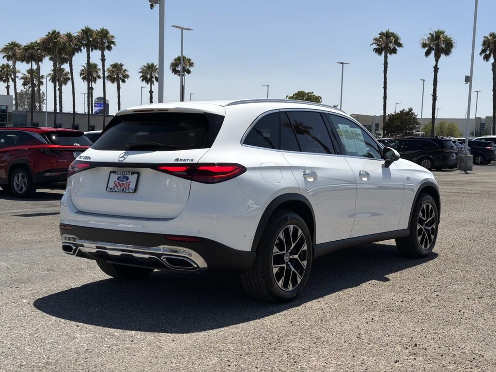 Used 2025 Mercedes-Benz GLC 350e 4MATIC image 5