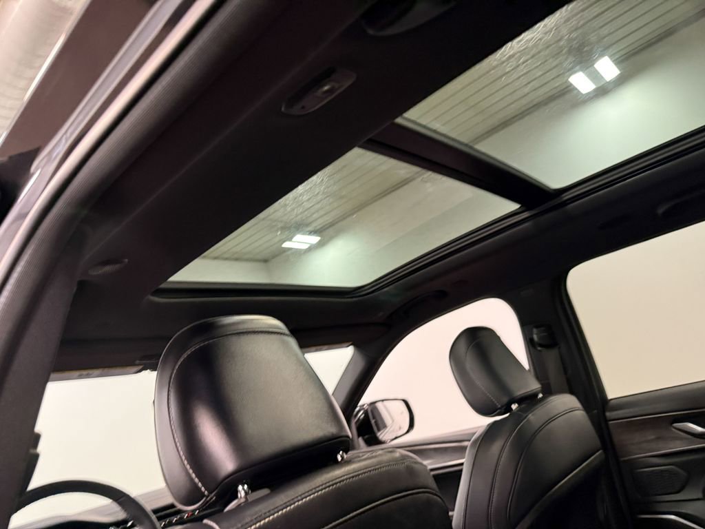 Used 2024 Jeep Grand Cherokee Overland AWD/4WD image 50