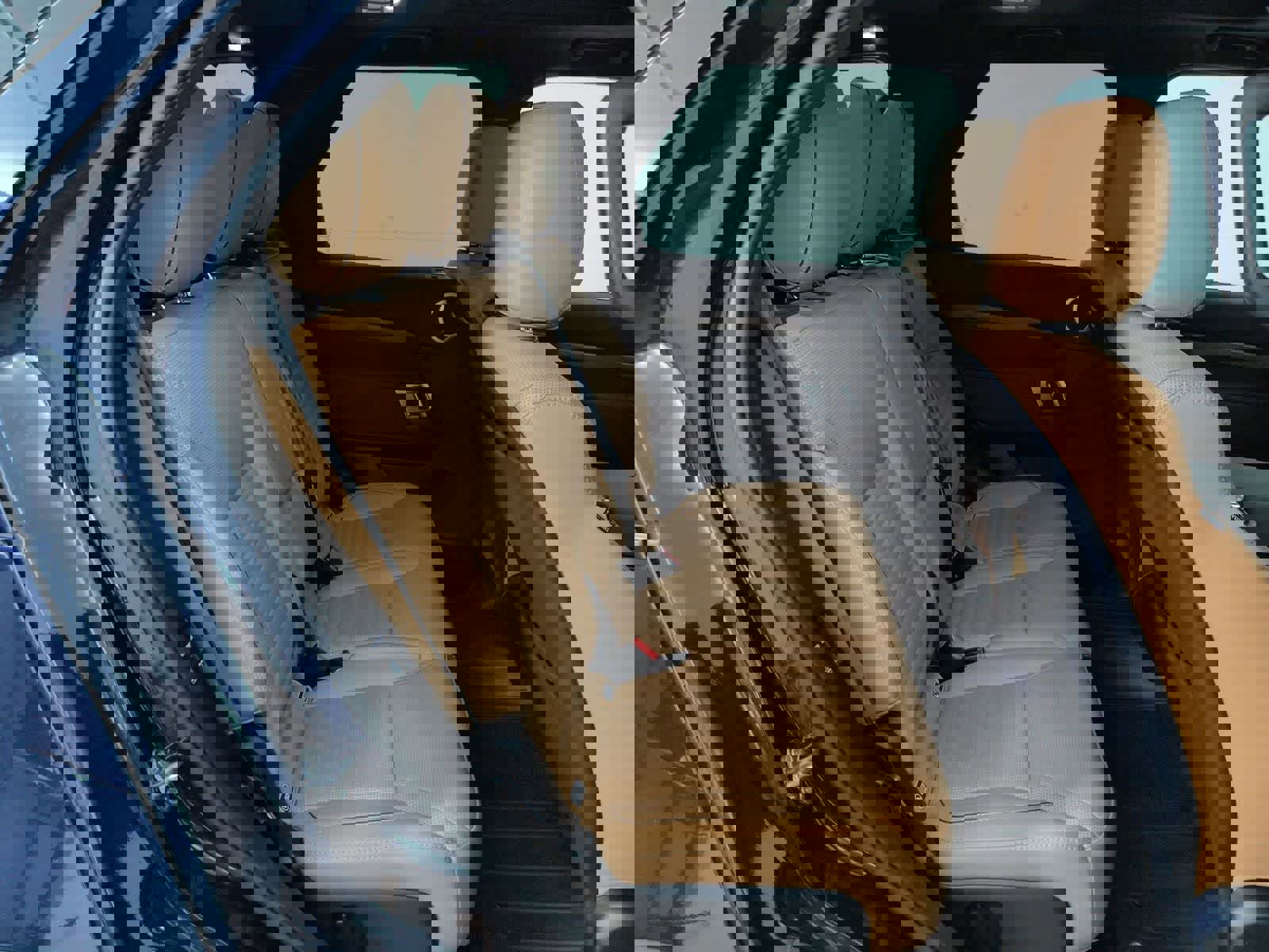 Used 2020 Land Rover Discovery HSE image 20