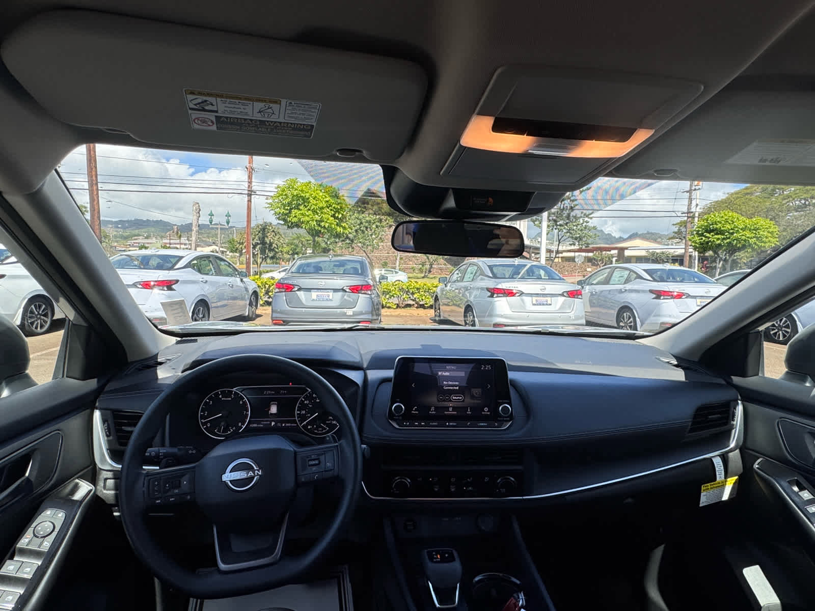 Used 2025 Nissan Rogue S image 10