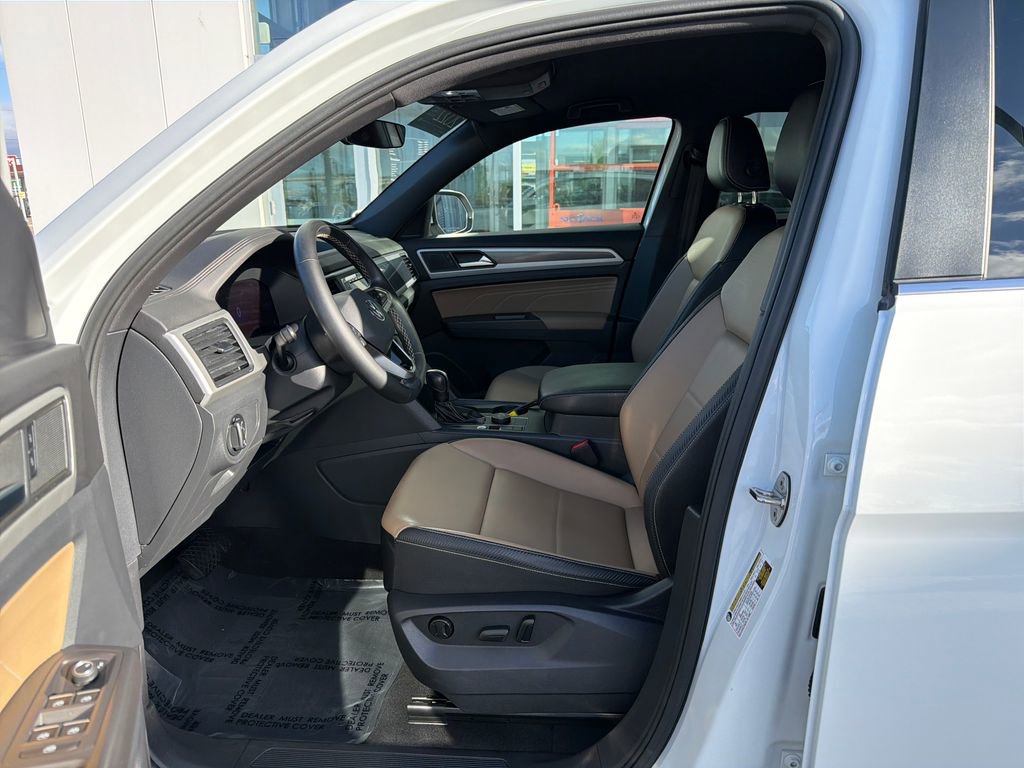 Certified 2022 Volkswagen Atlas Cross Sport SE AWD/4WD image 11