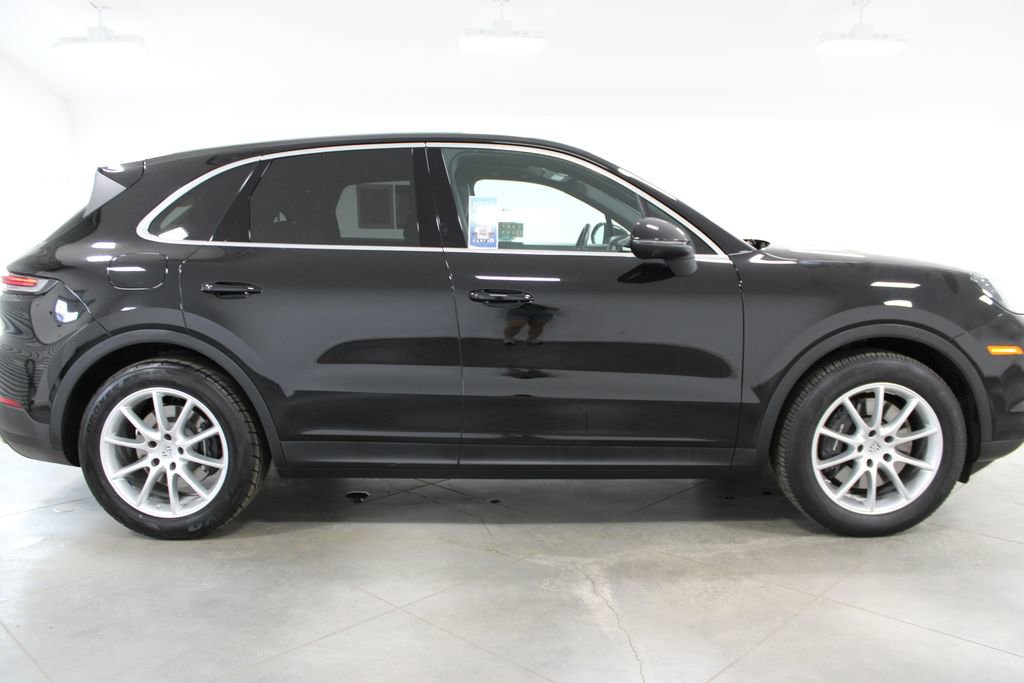 Used 2024 Porsche Cayenne AWD/4WD image 11