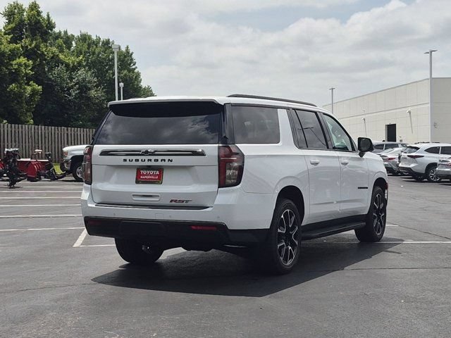 Used 2022 Chevrolet Suburban RST w/ Luxury Package AWD/4WD image 5
