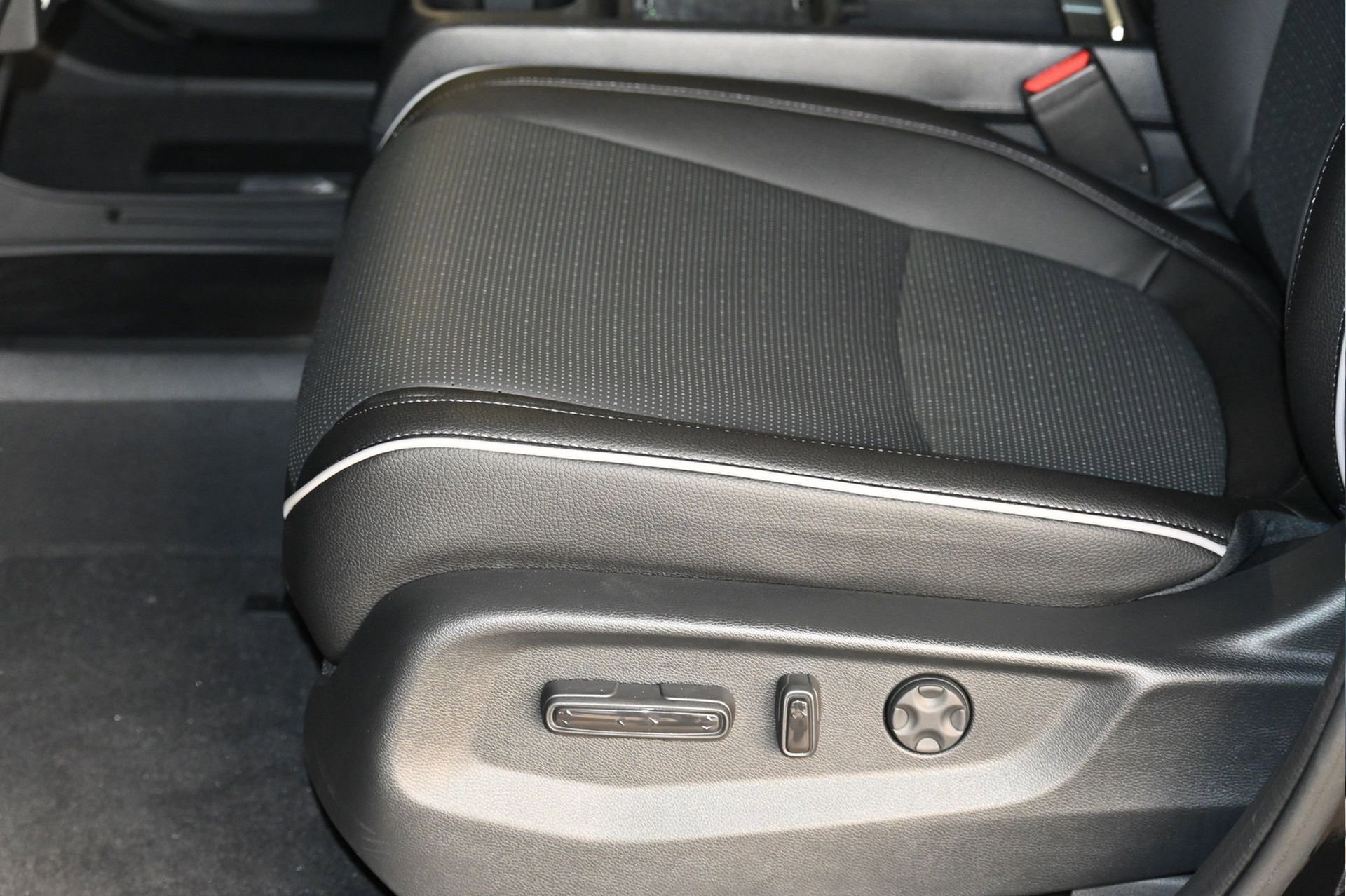 New 2026 Honda Odyssey Elite image 14