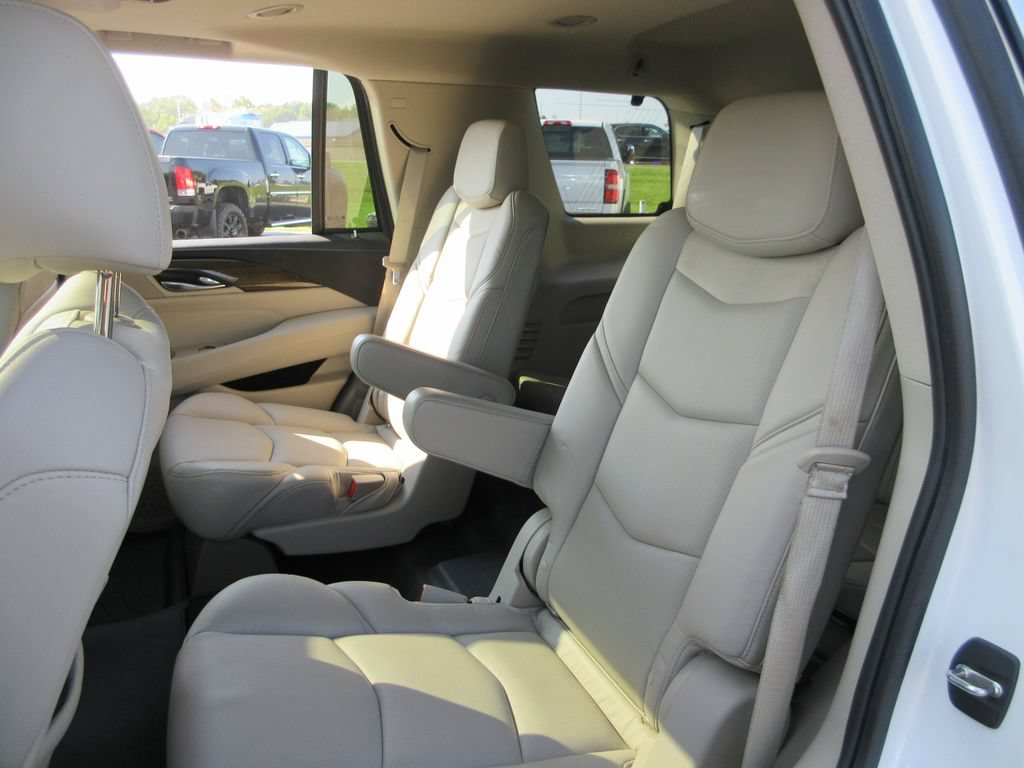 Certified 2020 Cadillac Escalade Premium Luxury AWD/4WD image 24