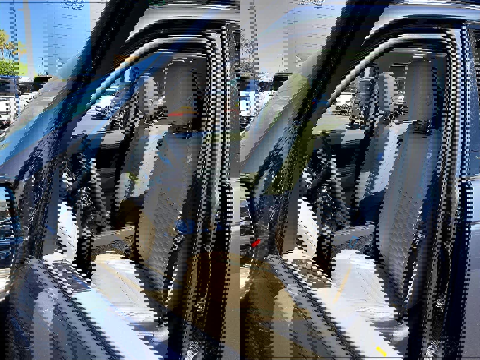 Used 2025 Land Rover Discovery Sport S image 24