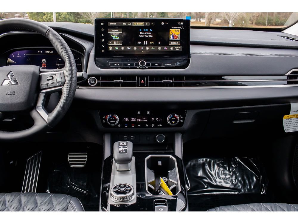 Used 2025 Mitsubishi Outlander SEL image 14