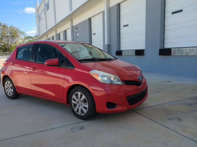 Used 2014 Toyota Yaris L image 3