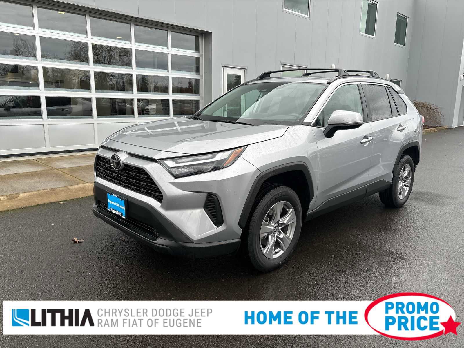 Used 2022 Toyota RAV4 XLE image 1
