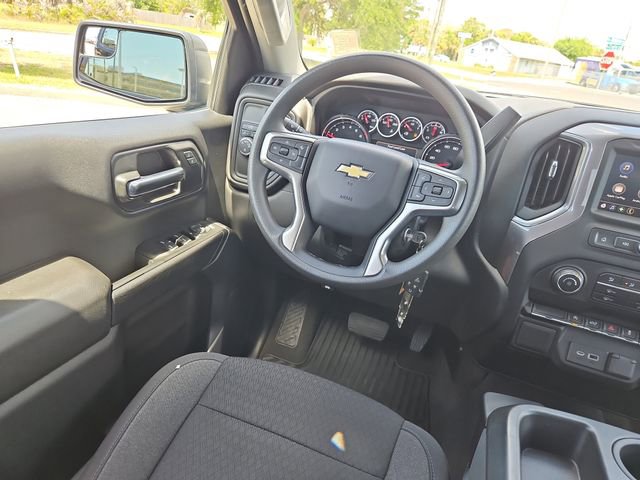 Used 2022 Chevrolet Silverado 1500 Custom w/ LPO, Dark Essentials Package RWD image 9