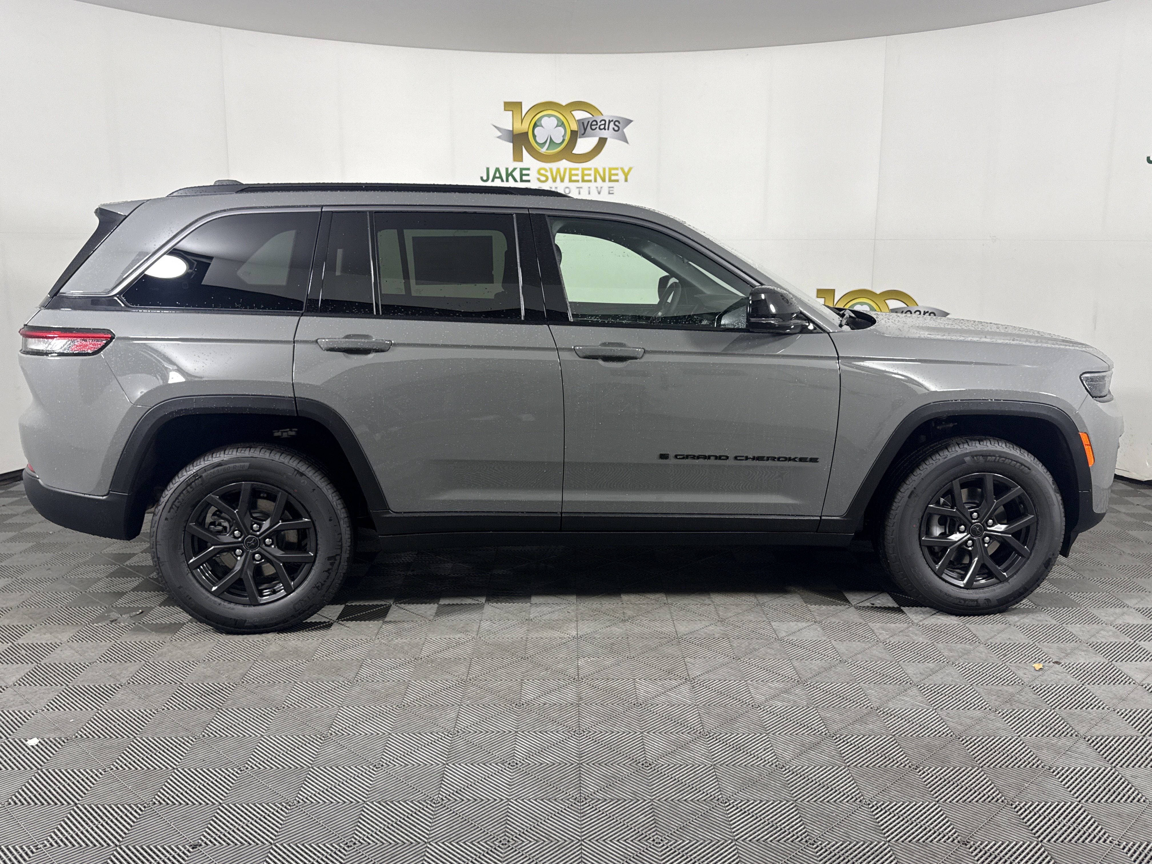 New 2027 Jeep Grand Cherokee 4WD image 11